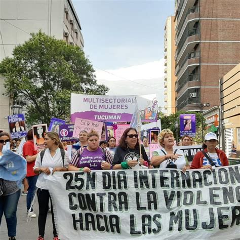 Marcha Por El Día Internacional De Lucha Contra La Violencia Hacia Las Mujeres Radio