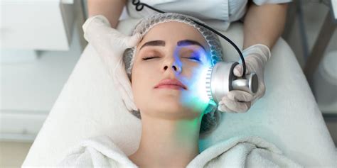 Led Light Skin Therapy How It Works And What Its Benefits