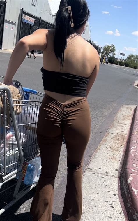 Slim Latina Hottie In Tight Scrunch Pants Spandex Leggings Yoga