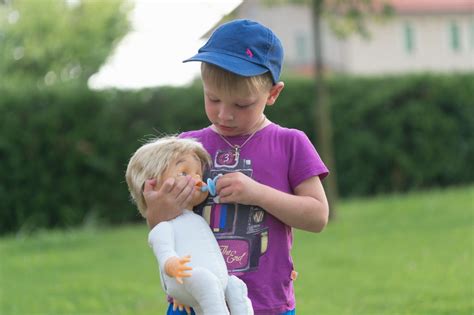 Najlepsze pomysły na rozwijające i mądre zabawki dla 4 latka Kobieta