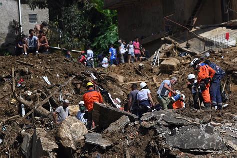 Brasil Ascienden A 127 Los Muertos Por Las Lluvias Torrenciales En El