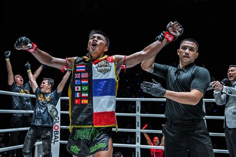 Superlek Wins Petchtanong Returns With A Bang Nabati Earns Contract