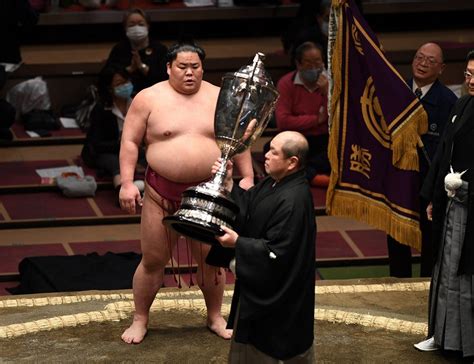 大相撲春場所初日 白鵬が大栄翔を降す 写真特集118 毎日新聞