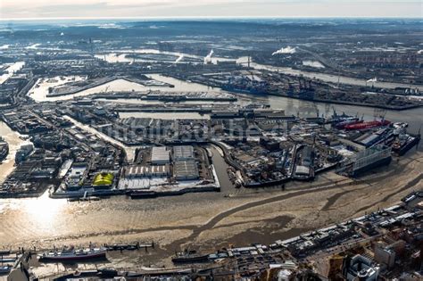 Hamburg Aus Der Vogelperspektive Hafenanlagen Am Ufer Des