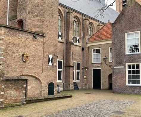 Veel Internationale Bezoekers Voor Vermeer Tentoonstelling Prinsenhof