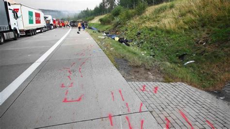 Nach schwerem Unfall auf A9 Identität der Biker geklärt WELT