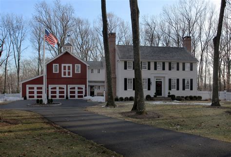 Colonial House With Addition Over Garage Today The Style Lives On