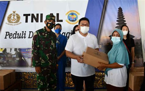 Gelar Bakti Sosial Tni Angkatan Laut Peduli Dan Berbagi Di Pulau