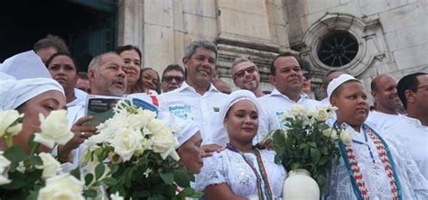 Políticos se reúnem na tradicional Lavagem do Bonfim CRÔNICAS DE