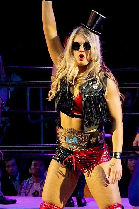 Toni Storm Women S Wrestling Female Wrestlers Professional Wrestling