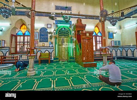 Alexandrie Egypte le 17 décembre 2017 Intérieur de la mosquée Al