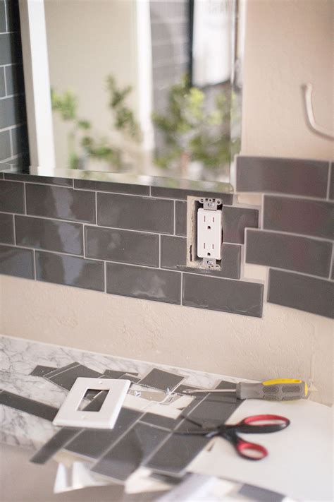 How to install a mirrored tile backsplash – Artofit