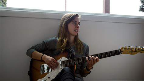 Julien Baker Hd Wallpaper Background Image 2048x1365