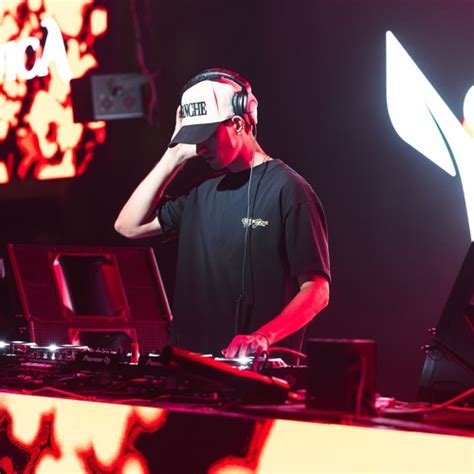 stream araya  listen  songs albums playlists