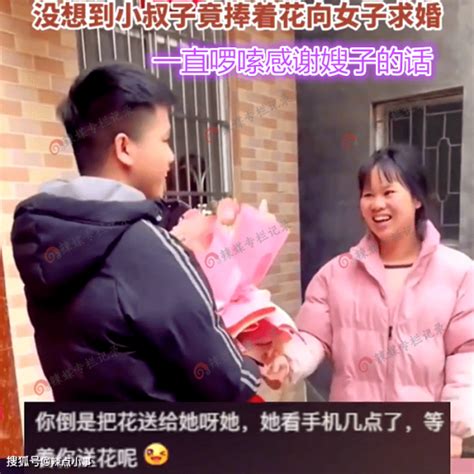 女子丈夫去世4年没改嫁，小叔子送花求婚：你不用换婆婆