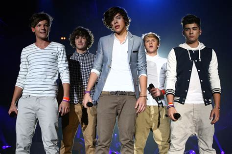 One Direction Perform on U.K. Edition of ‘X Factor’