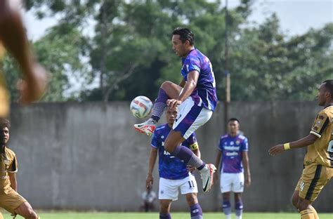 Ezra Walian Dan Persib Siap Tumbangkan Barito Putera Media Geobdg