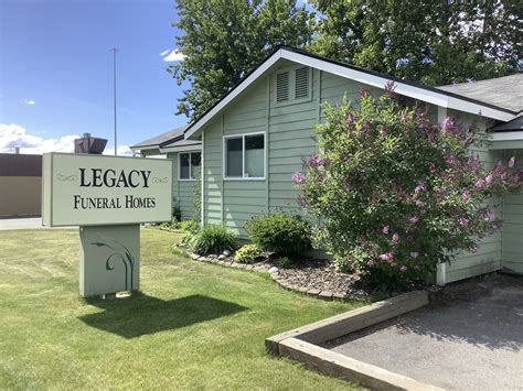 Professional Services at Fraser River Funeral Home 1