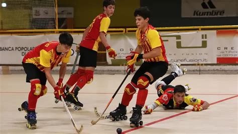 HOCKEY LAmatori 2 Fa Suo Il Primo Derby Di Serie B Sport