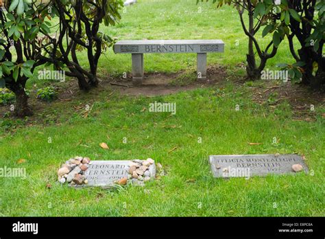 Leonard Bernstein grave Green-Wood Cemetery Stock Photo - Alamy