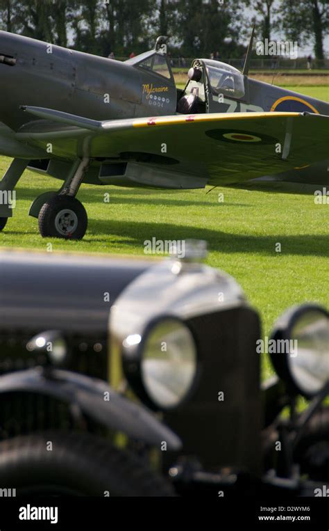 World war 2 spitfire hi-res stock photography and images - Alamy