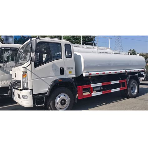 Sinotruk HOWO 4X2 5000 Liters Water Tank Truck Tanker Truck China