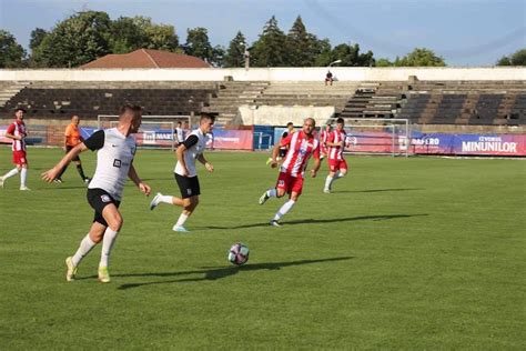 Jucatorii De La Fc Bihor Au Facut Instructie Cu Cei De La Cs