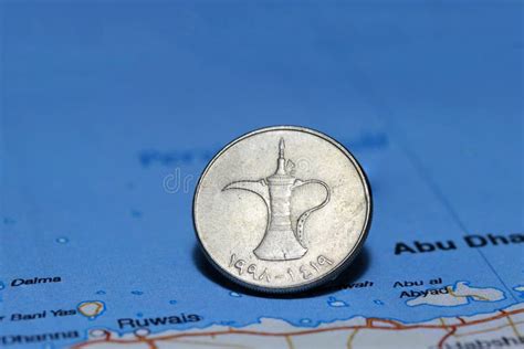 Una Moneda De Emiratos Rabes Unidos Un Dinero De Dirham Invertido