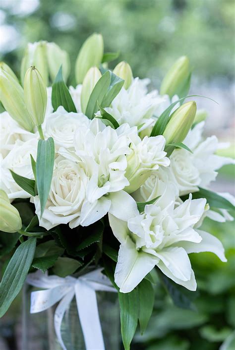 NYC White Rose & Lily Bouquet | Premium NYC Florist Delivery