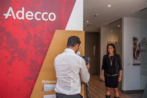 Lavoro Facile LAgenzia Per Il Lavoro Adecco Cerca 800 Figure