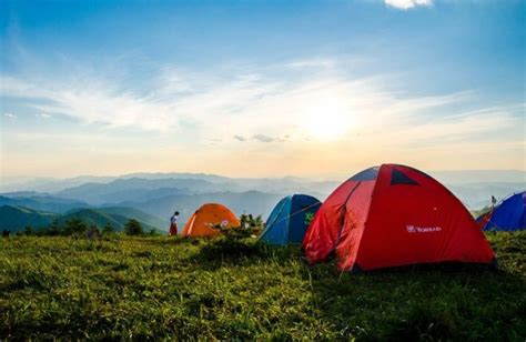 Perlengkapan Naik Gunung Yang Wajib Anda Bawa Saat Pendakian