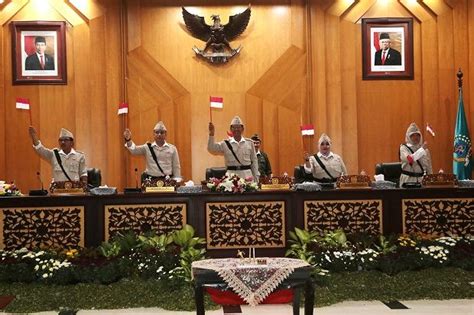 Tepat Di Hari Pahlawan APBD Surabaya Tahun 2023 Disahkan Halaman Lengkap