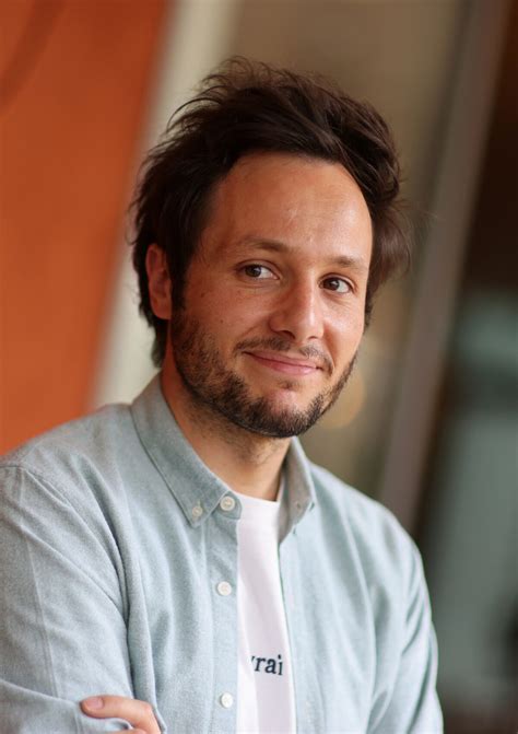 Photo Le chanteur Vianney Célébrités au Village lors des