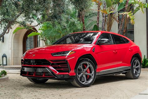 Omaze 2019 Lamborghini Urus | Uncrate