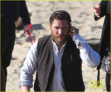 Tom Hardy Films Peaky Blinders Season 4 On The Beach Photo 3878098