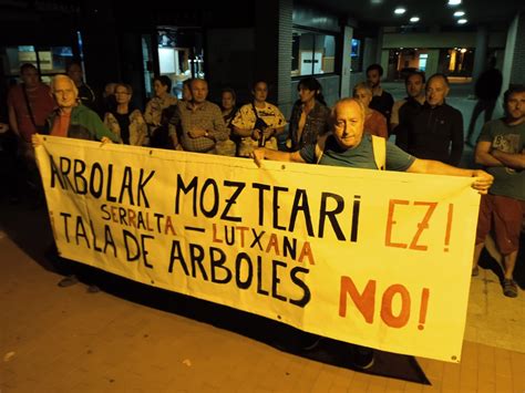 El Movimiento Vecinal Y Ecologista De Barakaldo Paraliza De Nuevo La Tala De árboles En El