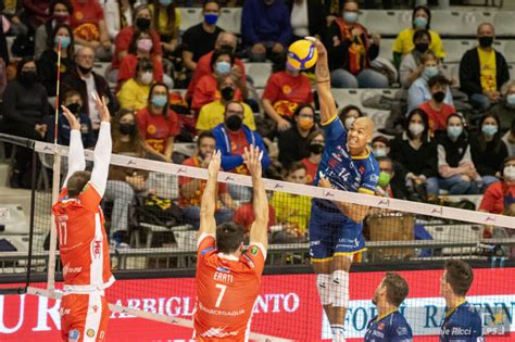 Volley Superlega A Modena Il Big Match Contro Trento Vince