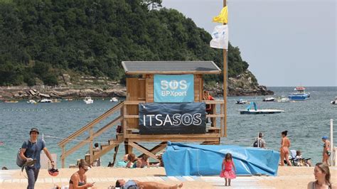 Recogen Cuatro Ejemplares De Carabela Portuguesa En La Playa De Ondarreta