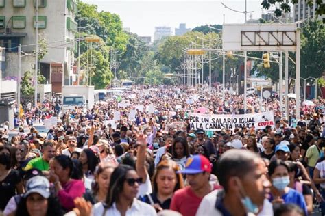 Trabajadores Jubilados Y Docentes Tomaron Las Calles Para Reclamar