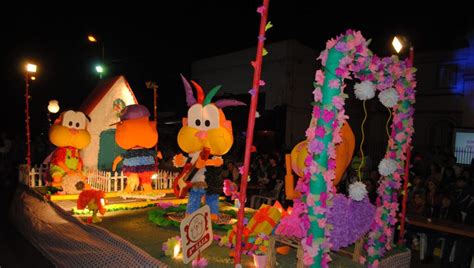 Desfile De Carrozas Diario Democracia