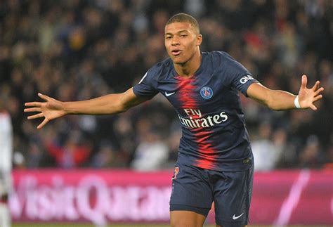 Photo Kylian Mbappé lors du match PSG OL au Parc des princes le 7