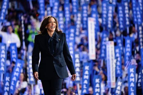 With Sharp Outfit Choice, Kamala Harris Signals New Path Forward at DNC ...