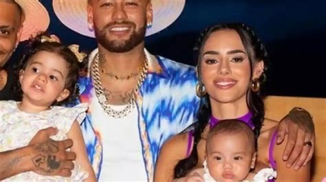 Neymar E Bruna Celebram Meses De Mavie Festa Na Mans O