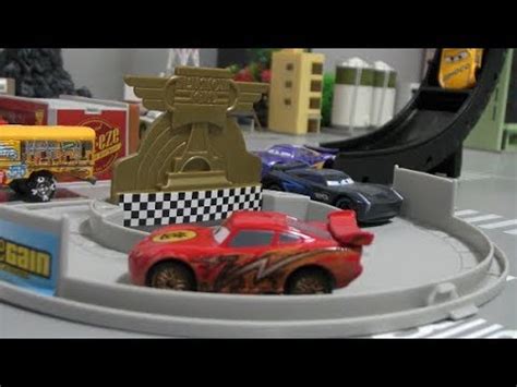 Disney Cars Piston Cup Portable Playset With Lightning Mcqueen