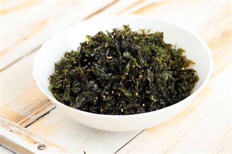 Premium Photo Vegan Furikake Seasoning With Torn Nori Seaweed And Sesame Seed Japanese Cuisine