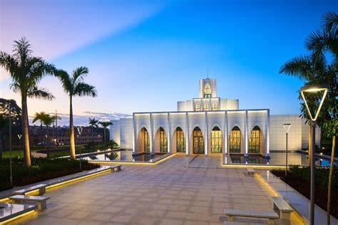 Templo Sagrado Inaugurado Em Bras Lia Metr Poles