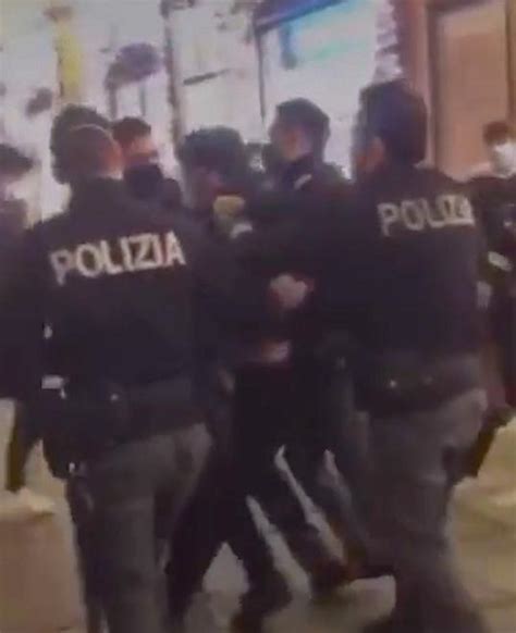 Modena Fermato Il Capo Di Piazza Roma Rivolta Social Contro La