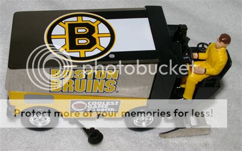 Boston Bruins 1999 Zamboni Bank Large Metal Die Cast 7 X 3 X 4