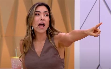 Patricia Abravanel tropeça e cai ao vivo no programa Vem Pra Cá veja