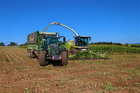 Lu Schmidt Ronneburg Claas Jaguar Und Fendt Vario Beim Mais